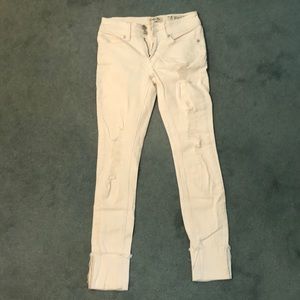 Indigo Rein Distressed Jeans